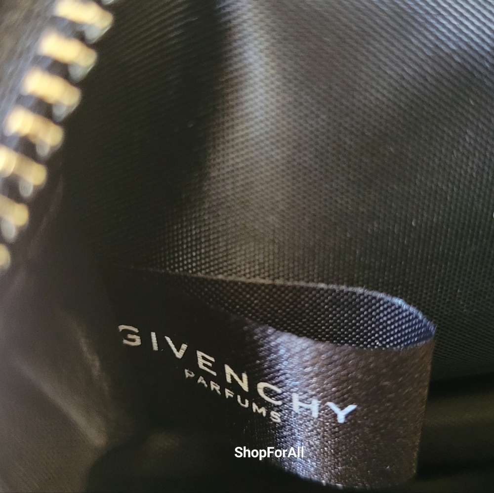 Givenchy - Picture 9 of 13
